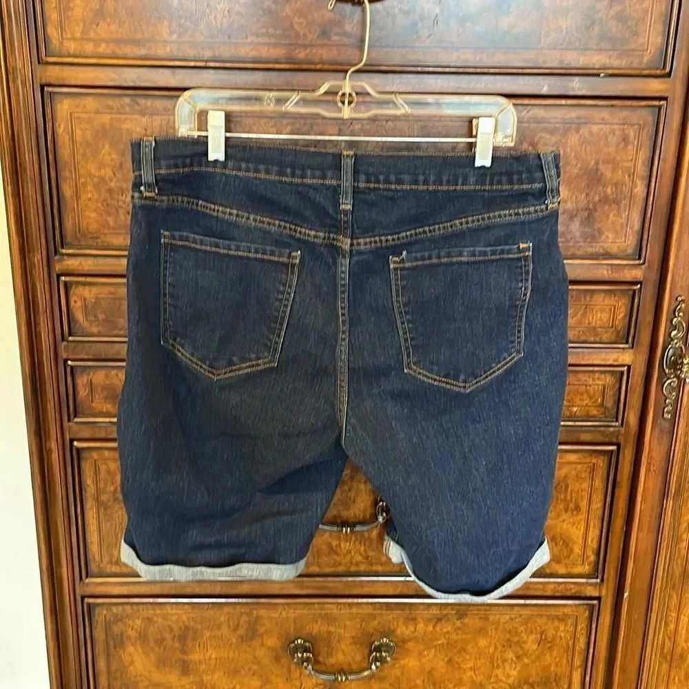 Old Navy Sweet Heart woman’s denim shorts. - Picture 4 of 9
